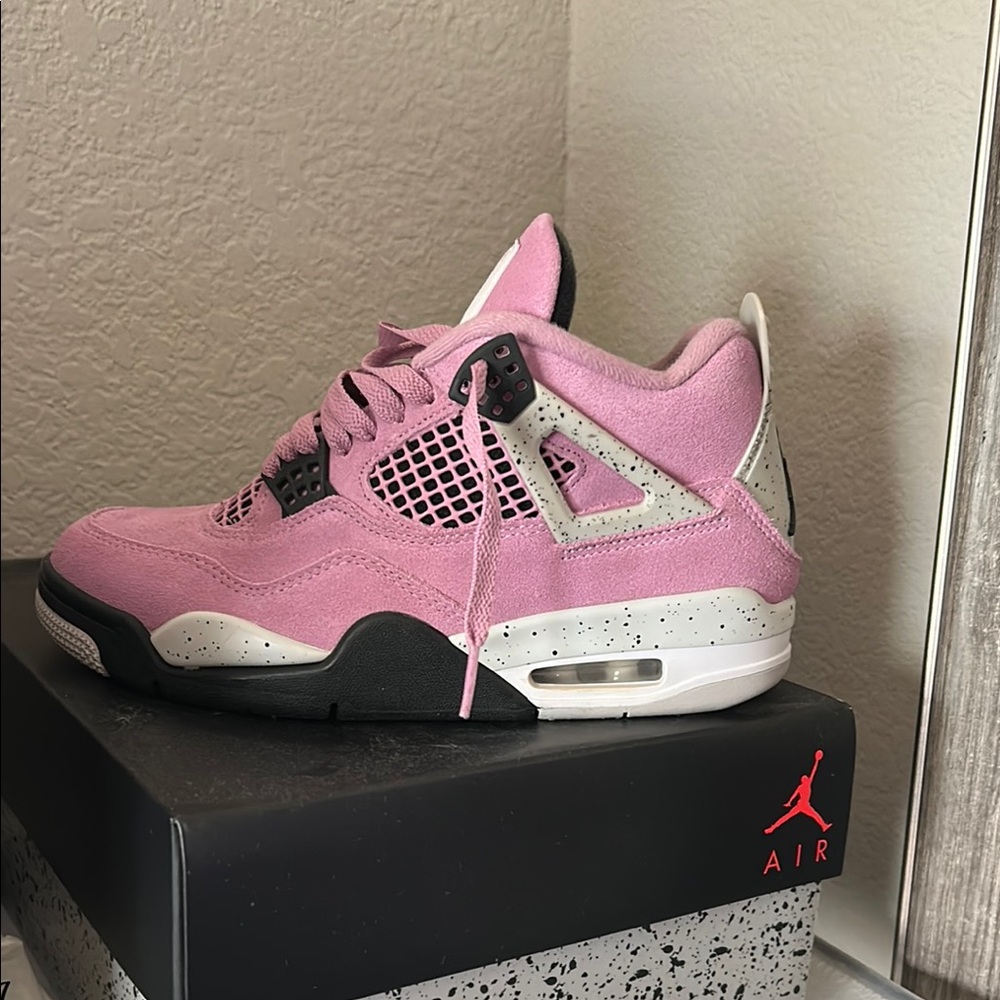 Air Jordan 4 Retro Pink Sneakers